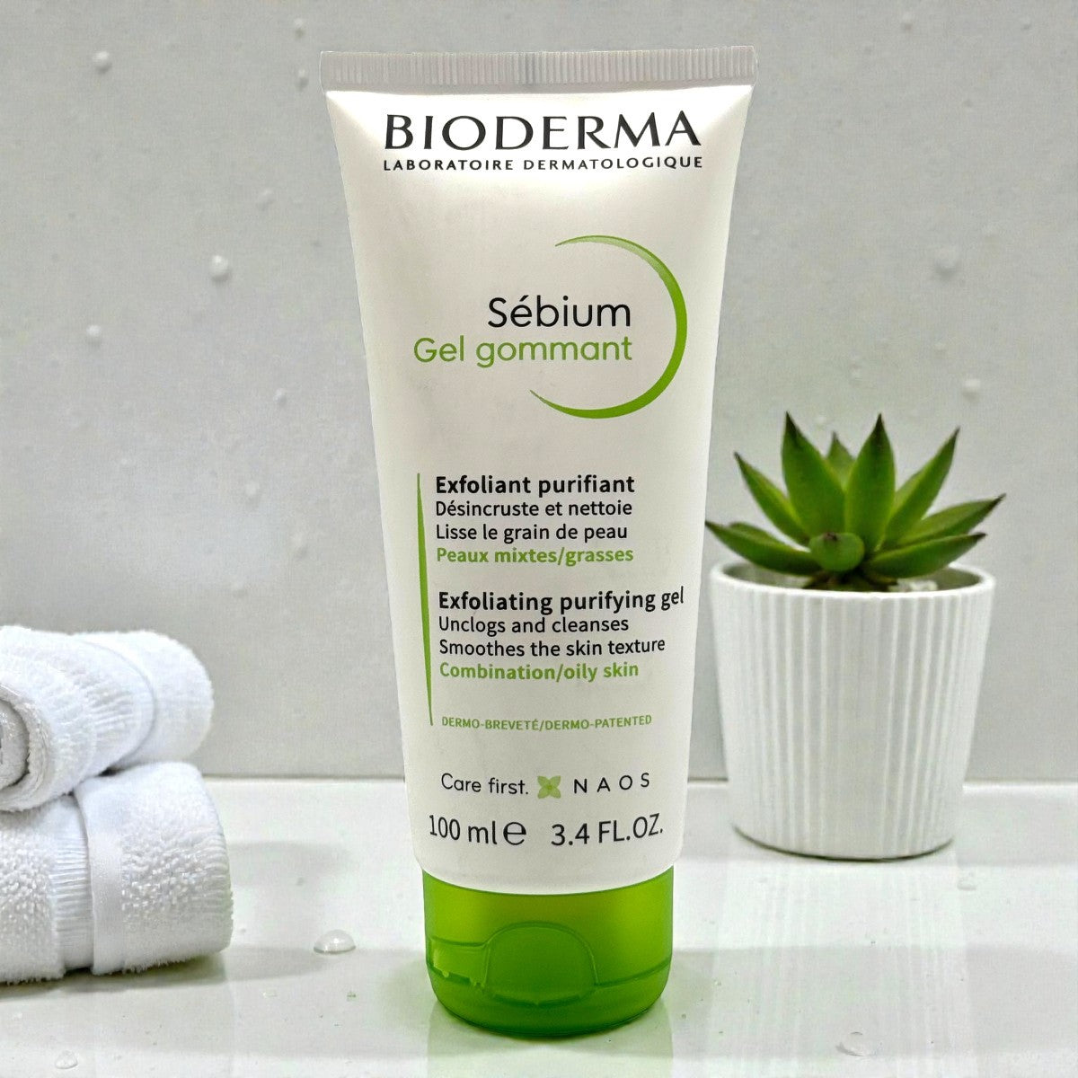 Bioderma Sébium Exfoliating Purifying Gel 100ml in bathroom
